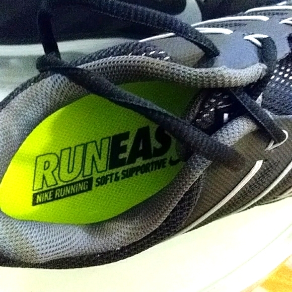 Nike Air Max Excellerate 4 - Picture 4 of 6